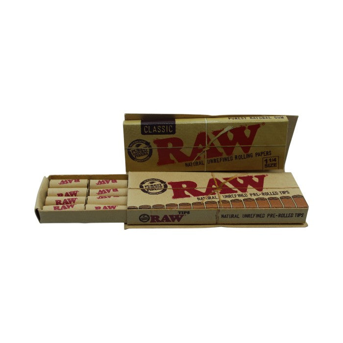 CLASSIC NATURAL UNREFINED ROLLING PAPERS + PRE-ROLLED TIPS 1 1/4